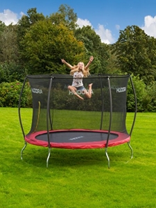 Bild im Garten mit Mädchen HUDORA Fantastic Trampolin 400