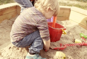 Sandkasten aus Holz