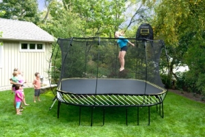 Foto im Garten Springfree S155 - Jumbo Ø 400cm x 400cm reine Sprungfläche