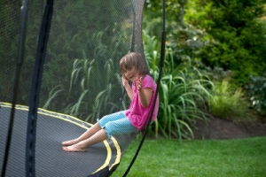 Kind im sicherheitsnetz Springfree S155 - Jumbo Ø 400cm x 400cm reine Sprungfläche