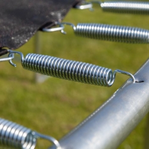 Detailaufnahme Federung Ultrasport Gartentrampolin Jumper inkl. Sicherheitsnetz